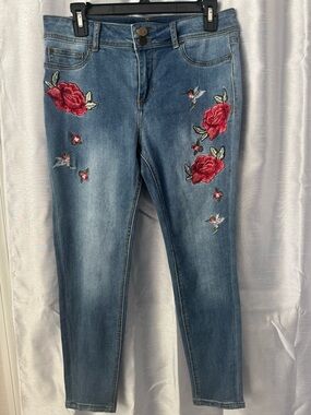 Women’s SoHo Blue Denim Jeans with Red Rose Hummingbird Embroidery